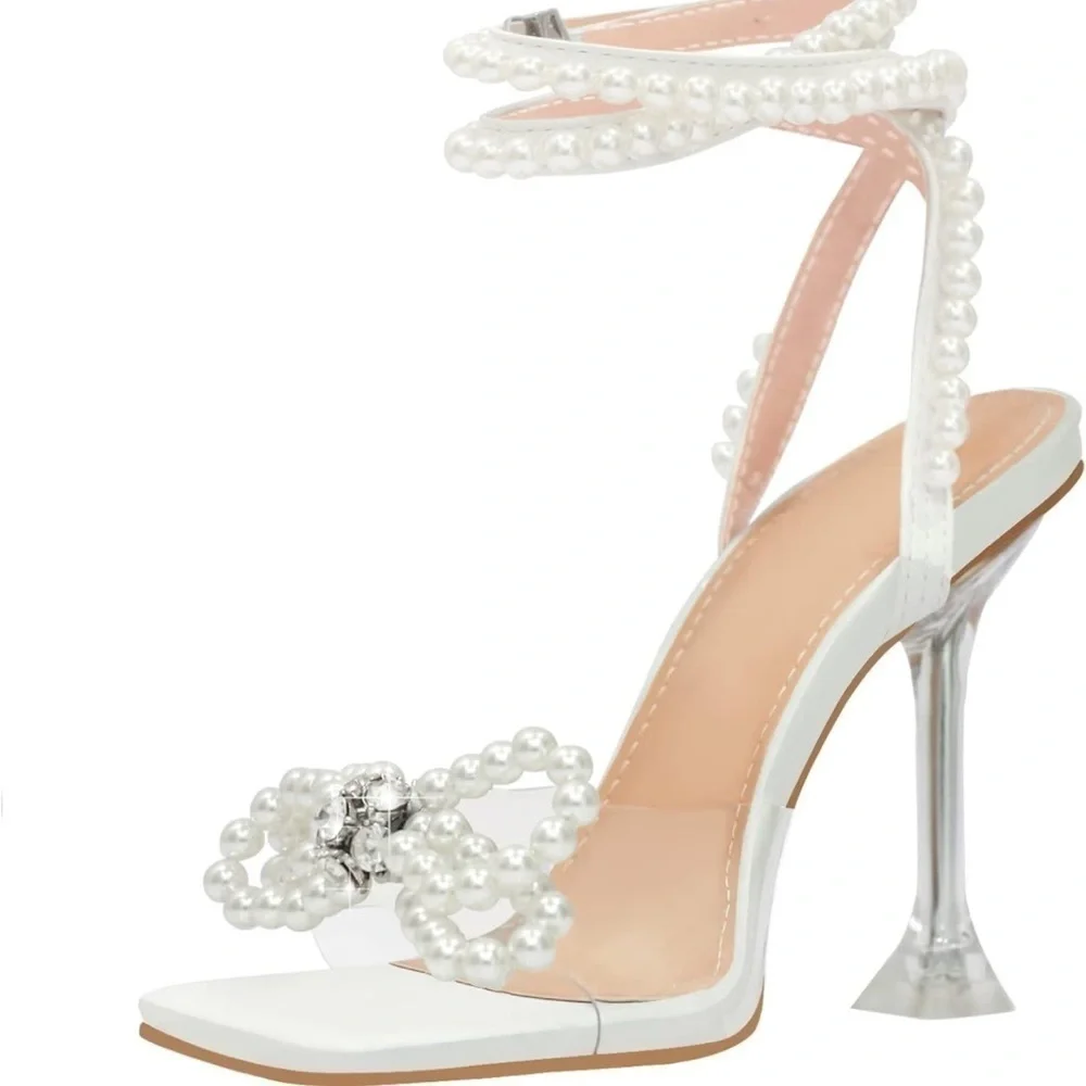Pearl heels with cute bow
